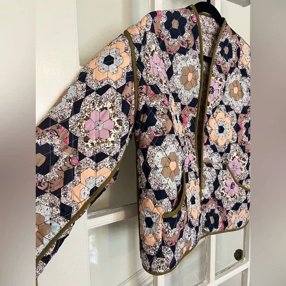 Quilted patchwork floral lightweight jacket convertible vest! - Picture 6 of 8